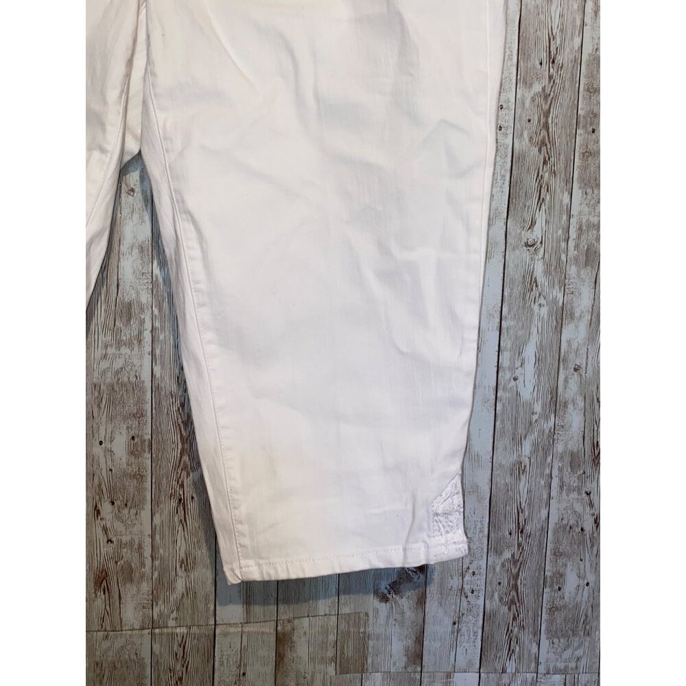 Women's Gloria Vanderbilt White Denim Cropped Capris Jeans 18W Slimming Effect - Picture 2 of 16